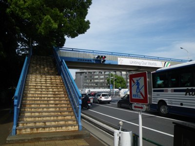 都道赤坂杉並線 神園町陸橋で右折